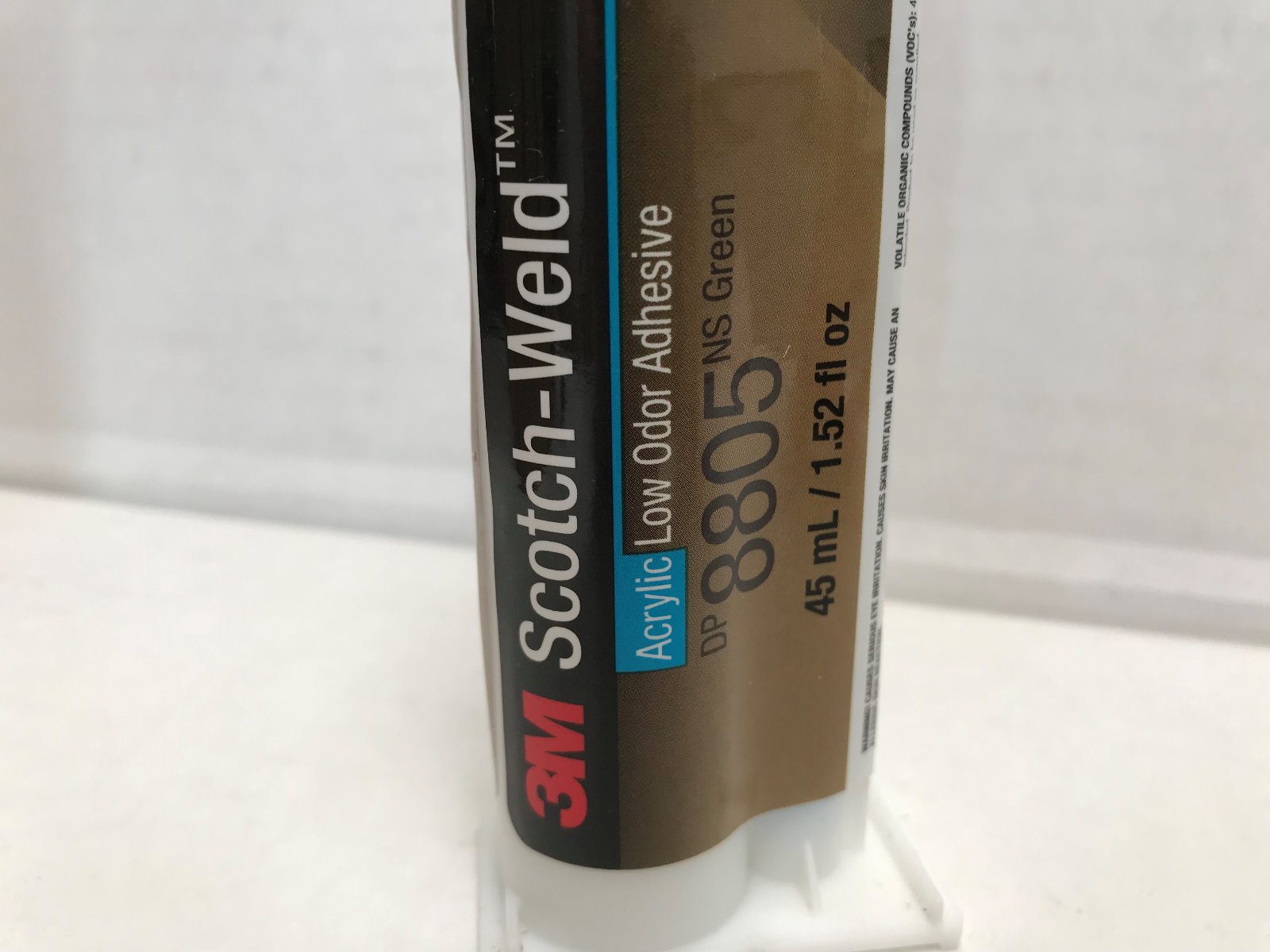 DP 8805 can only be used with a Mixing Nozzle & EPX II Gun