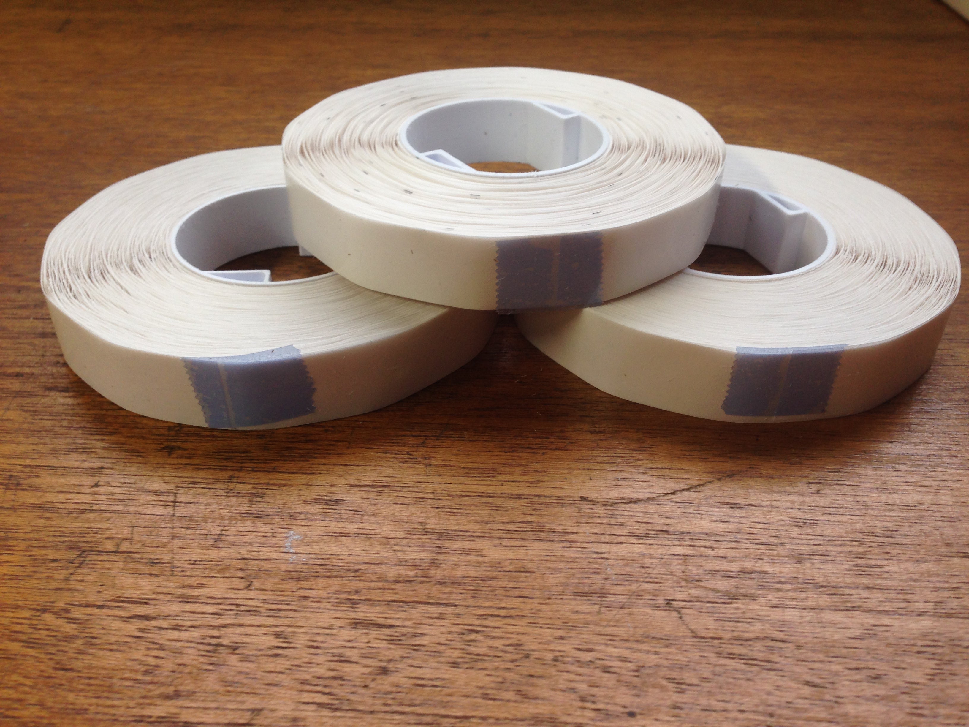 Glue Dot Refills for the Dot Shot Pro Glue Dot Gun (1500 Glue Dots Per Roll)