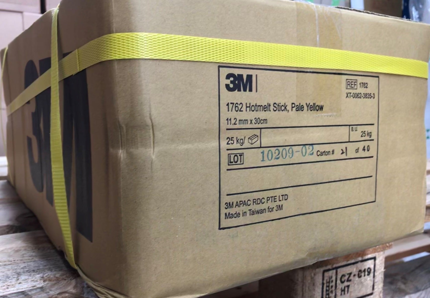 3M AE1762 is no longer available, order VH9010-12-1 as an alternative