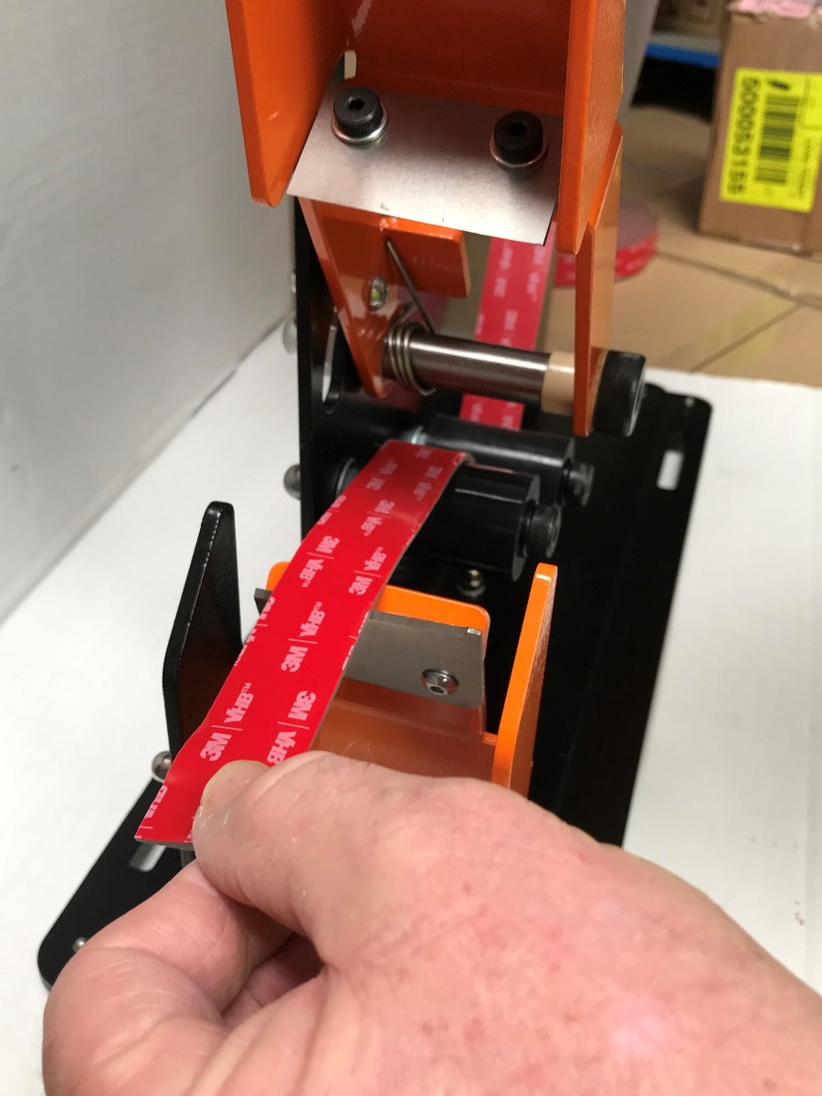 a tape dispenser that can be used with 3M VHB Tapes !
Tape Crew - MK-1